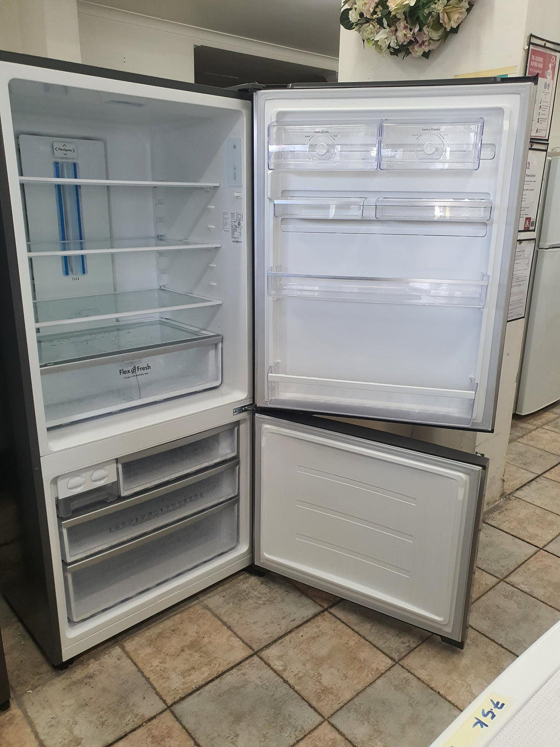 Westinghouse 529L Refrigerator