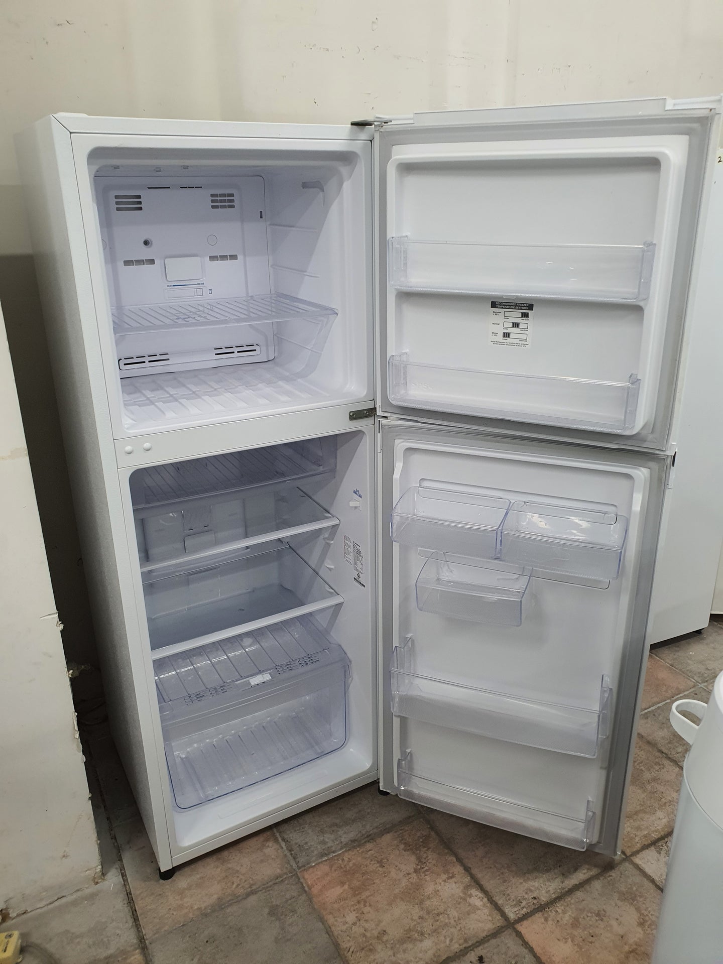 Westinghouse 245 L Refrigerator Cheap World Online
