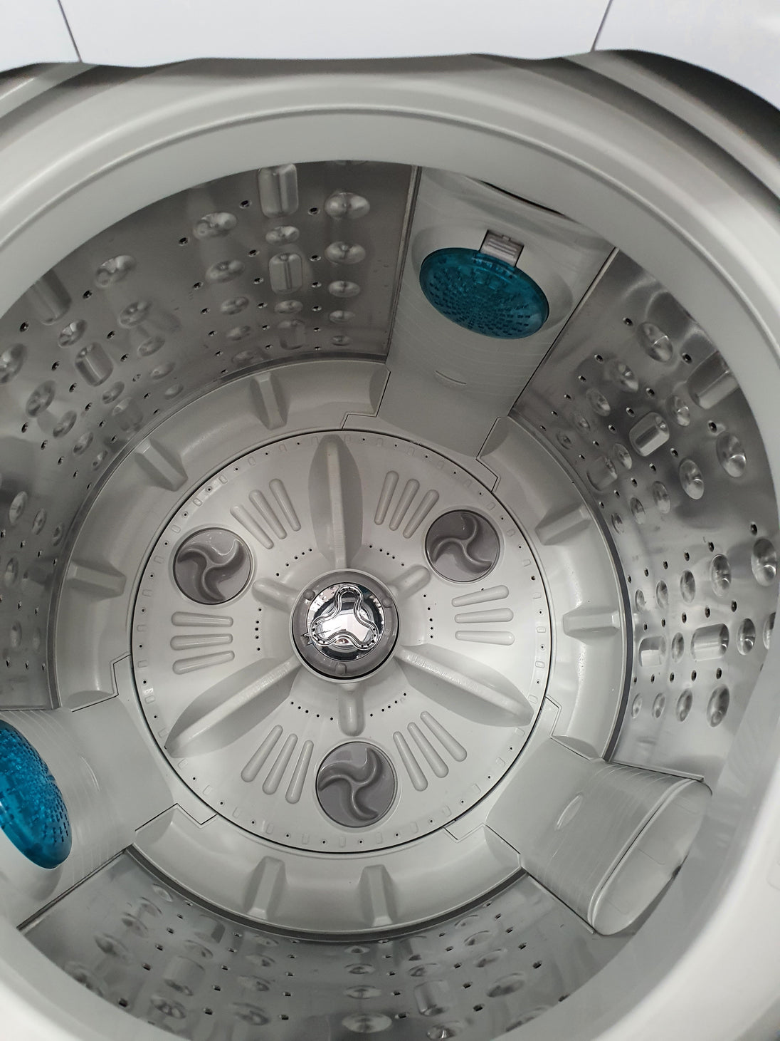 LG 7.5kg toploader washing machine Cheap World Online