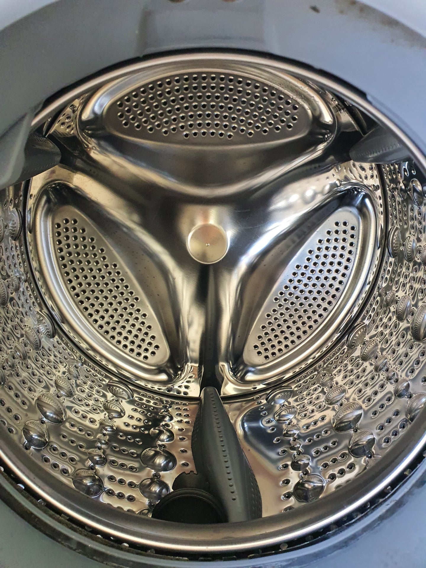 LG 7.5kg front loader washing machine Cheap World Online