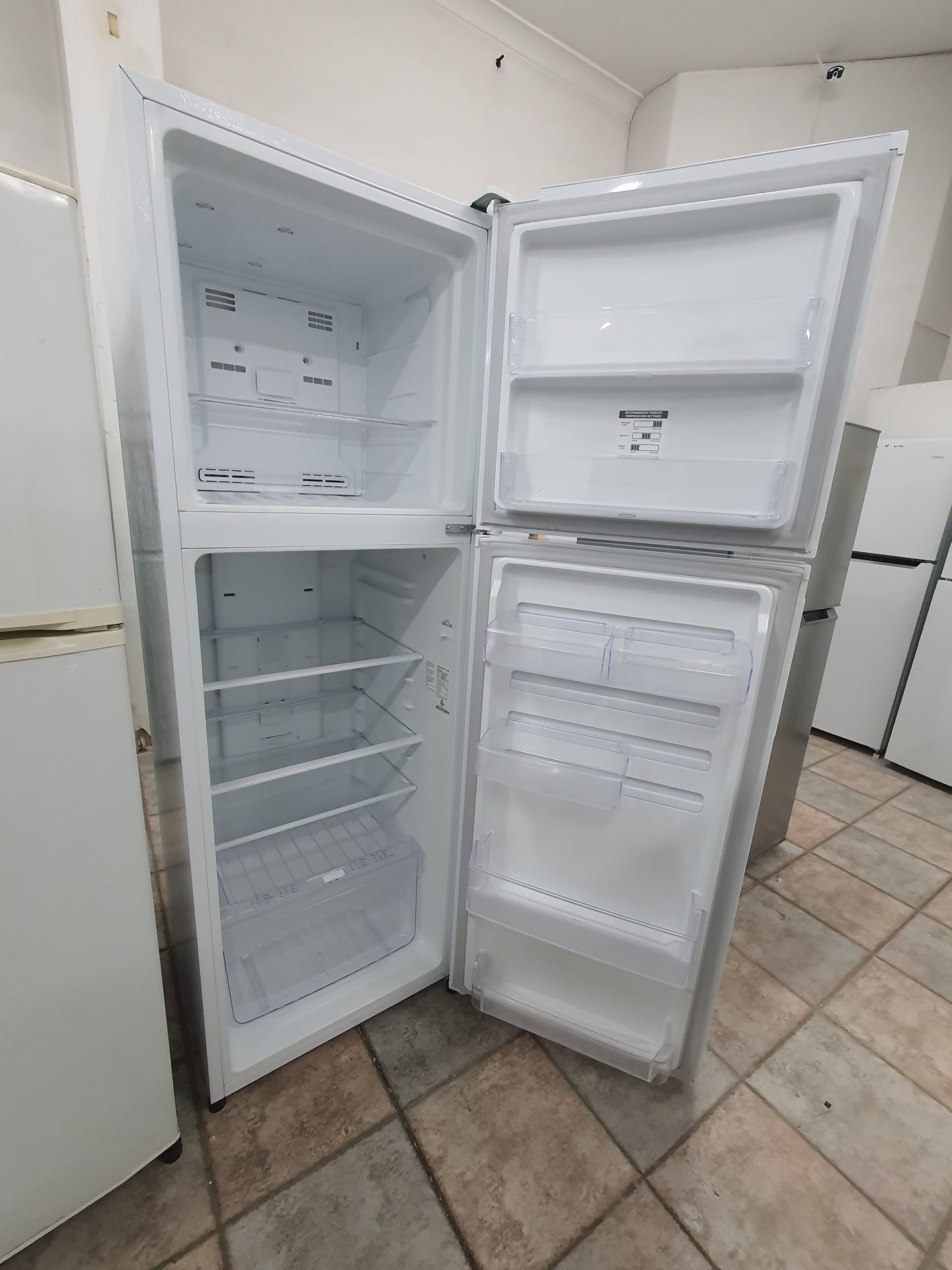 Kelvinator 275L Refrigerator Cheap World Online