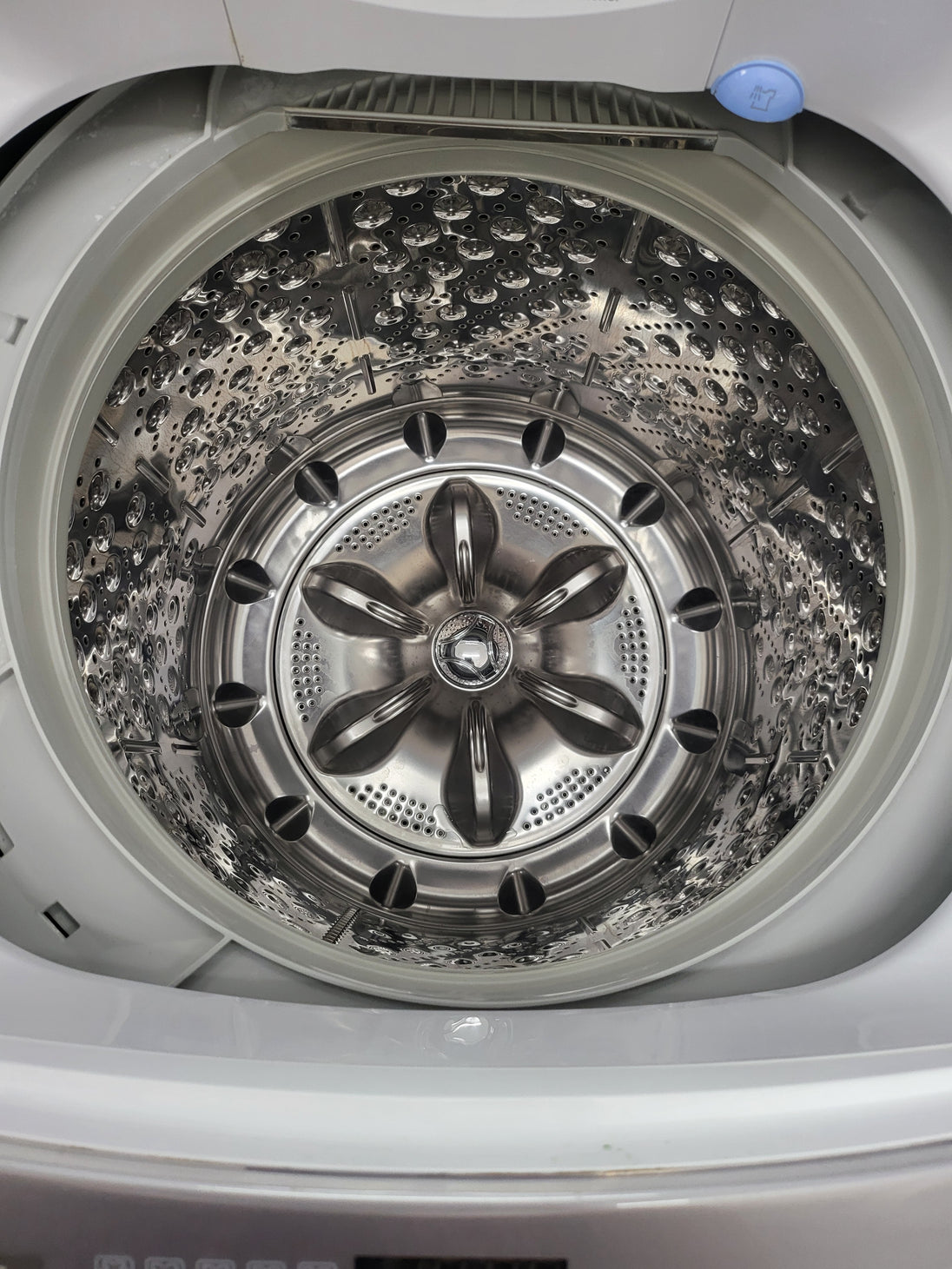 LG 9.5 kg toploader washing machine Cheap World Online
