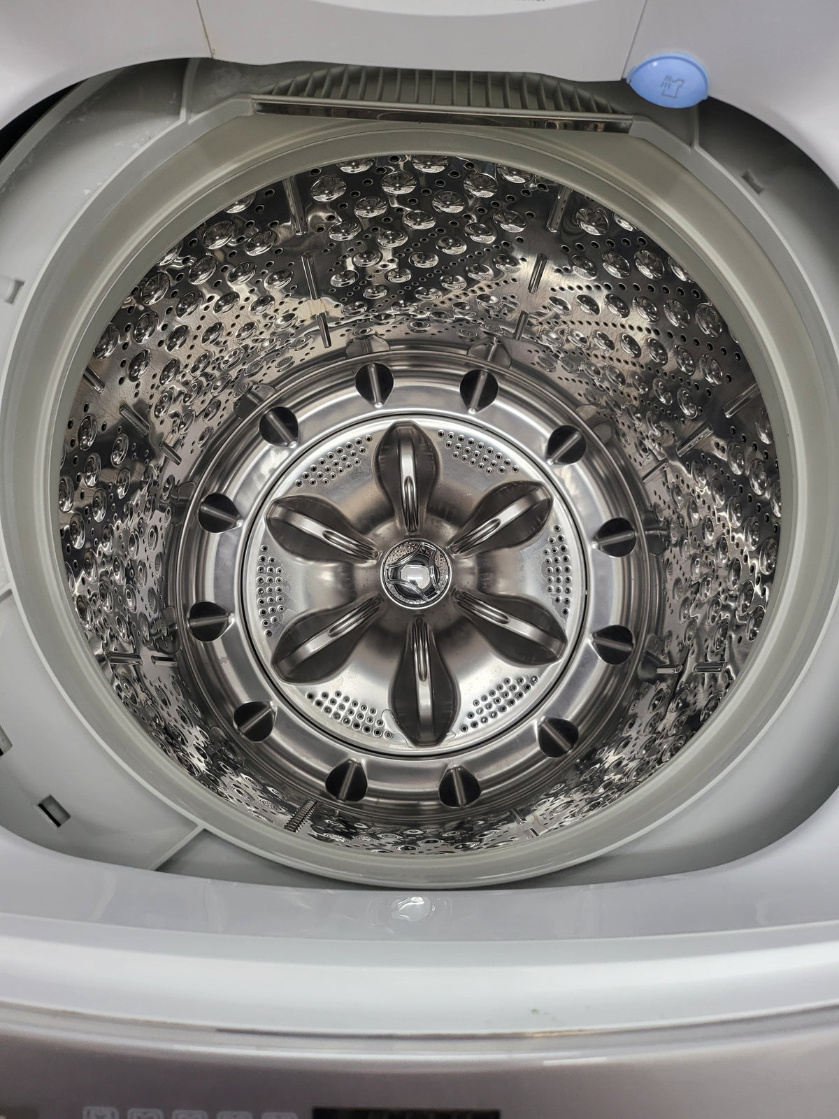 LG 9.5 kg toploader washing machine Cheap World Online